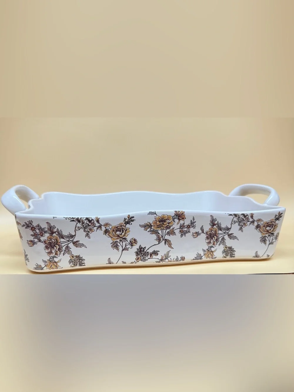 Sur La Table White Stoneware Scalloped Serving/ Baking Dish